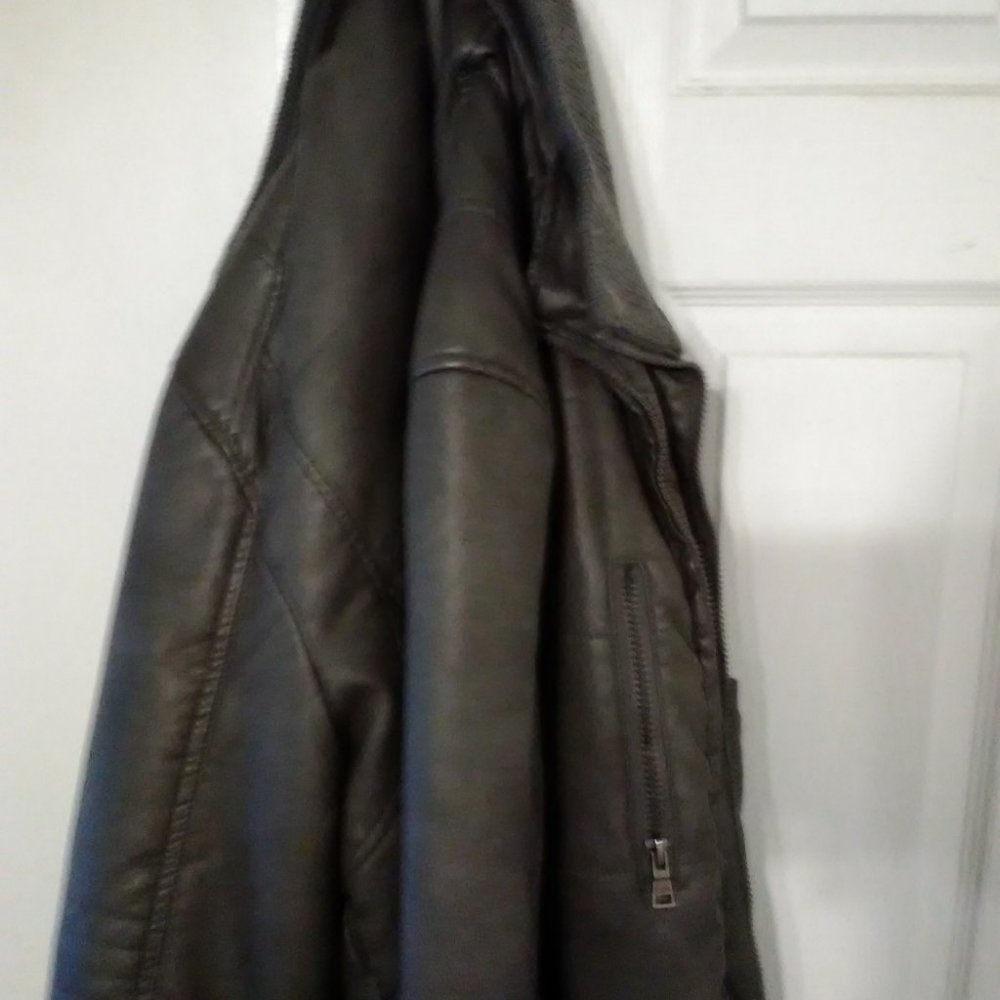 IZOD leather bomber jacket